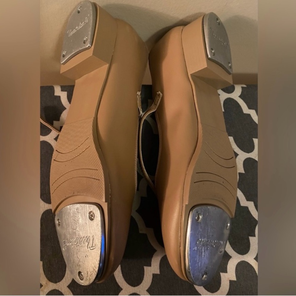 Sz 11 tan women Theatricals tap dance shoes